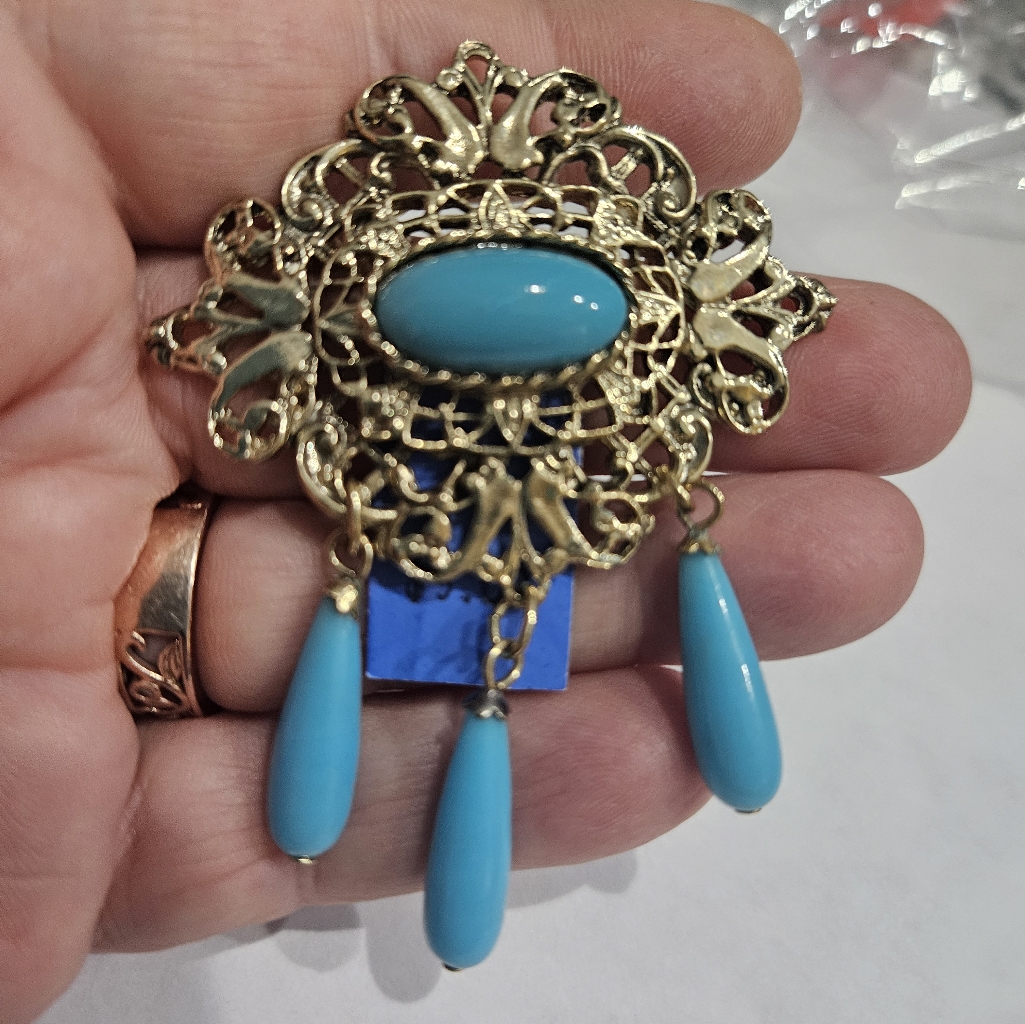 New/Old Vintage Whiting & Davis Goldtone Brooch